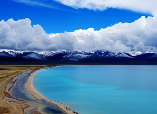 Ngỡ ngàng trước vẻ đẹp hùng vĩ của hồ thiêng Namtso trong tour Tây Tạng Ngỡ ngàng trước vẻ đẹp hùng vĩ của hồ thiêng Namtso trong tour Tây Tạng