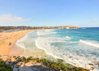 Bãi biển Bondi - thiên đường du lịch biển hấp dẫn tại Sydney, Úc