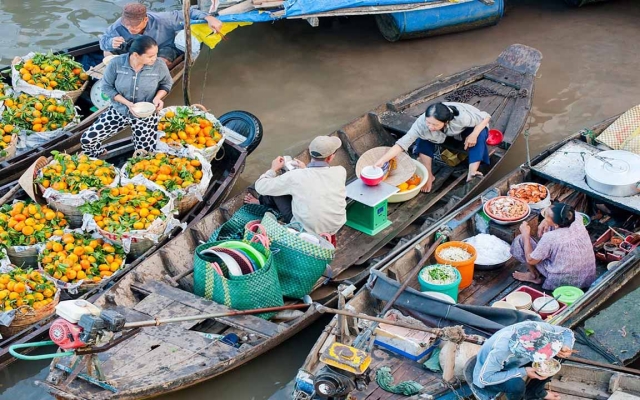 Về miền Tây, trải nghiệm tham quan chợ nổi Ngã Bảy nổi tiếng Hậu Giang